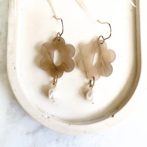 Quartz Elyn Earrings- Smokey